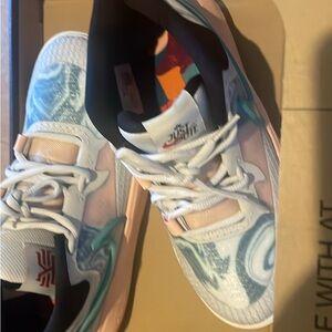 Nike Kyrie Sneakers Stylish Comfort